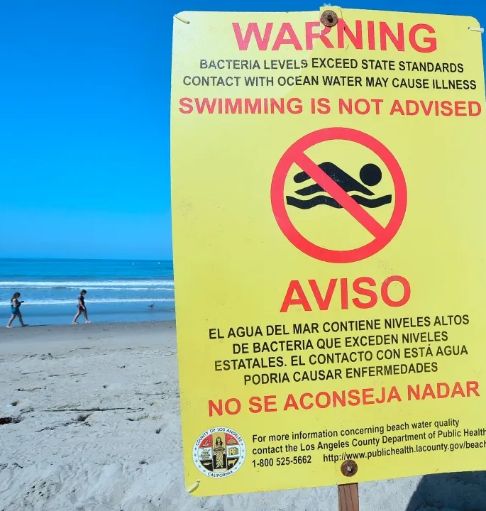 Bateria-level-warning-Santa-Monica-Pier
